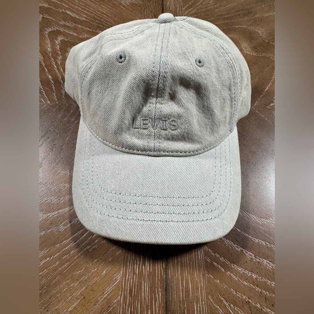 Levi’s Light Wash Distressed Denim SnapBack Dad Hat Cap. Levi’s Strauss & Co.‎